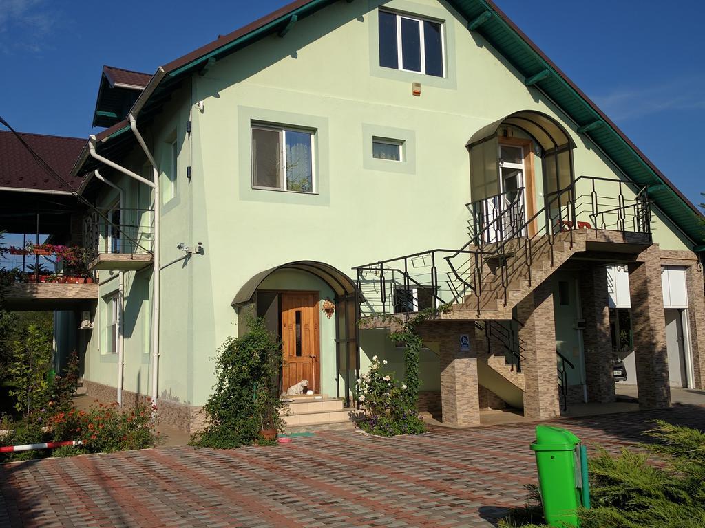 Casa Cu Pauni Hotel Maracineni Екстериор снимка