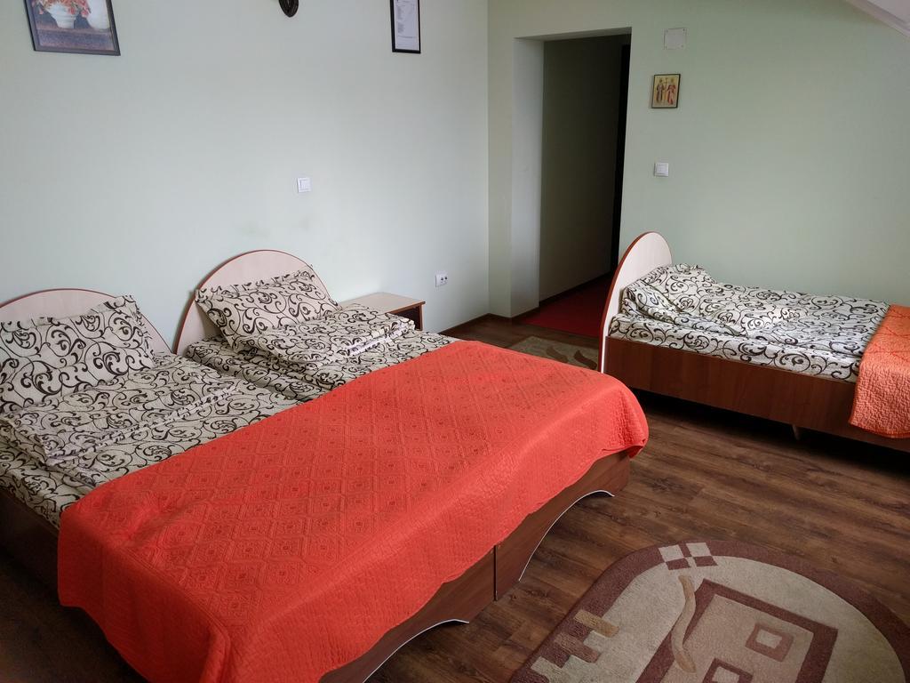 Casa Cu Pauni Hotel Maracineni Екстериор снимка
